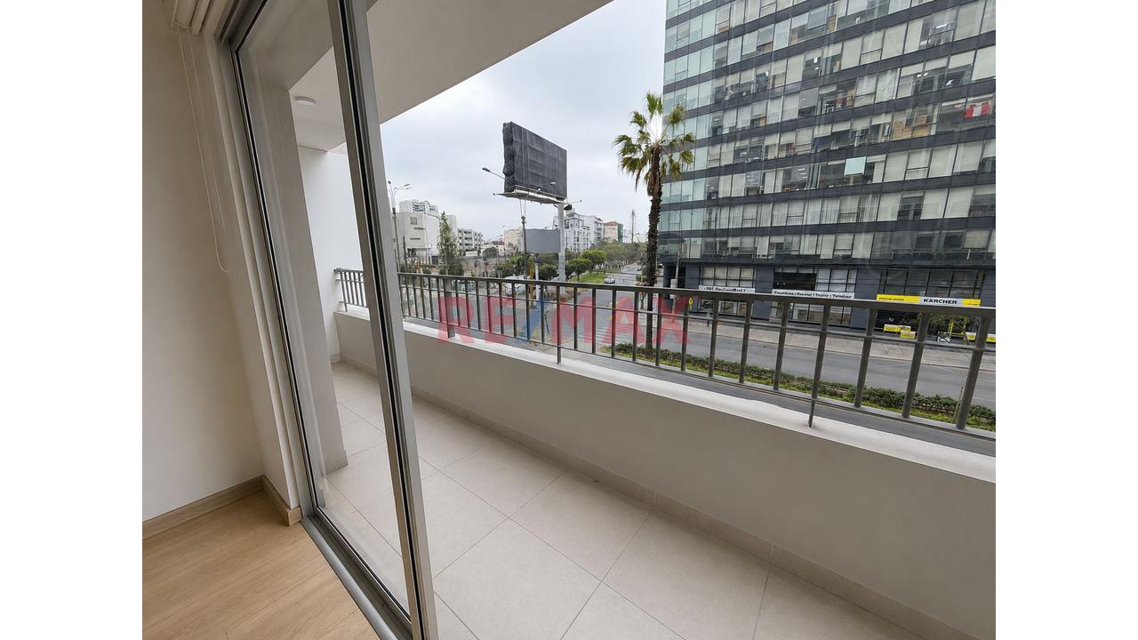 Vive En La Mejor Zona De Surquillo, Límite Con San Isidro — foto 4