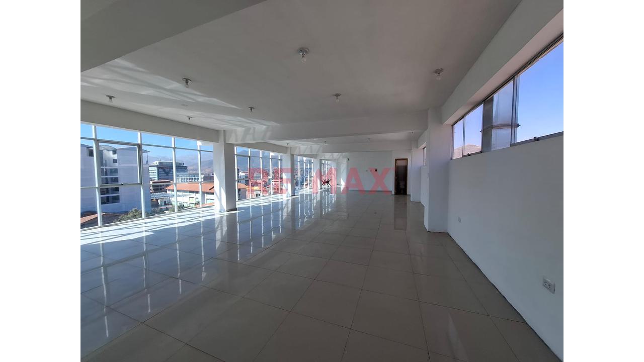 🏢 Local Comercial En Alquiler — 5º Piso | 6° Piso | Zotano - 4