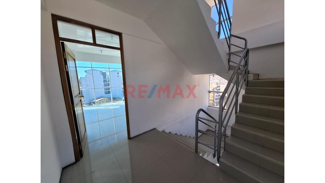 🏢 Local Comercial En Alquiler — 5º Piso | 6° Piso | Zotano - 2
