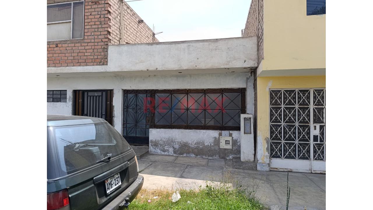 Atencion Inversionistas: Venta De Casa Como Terreno De 74 M2 A Una Cuadra De La Panamericana Norte - 11