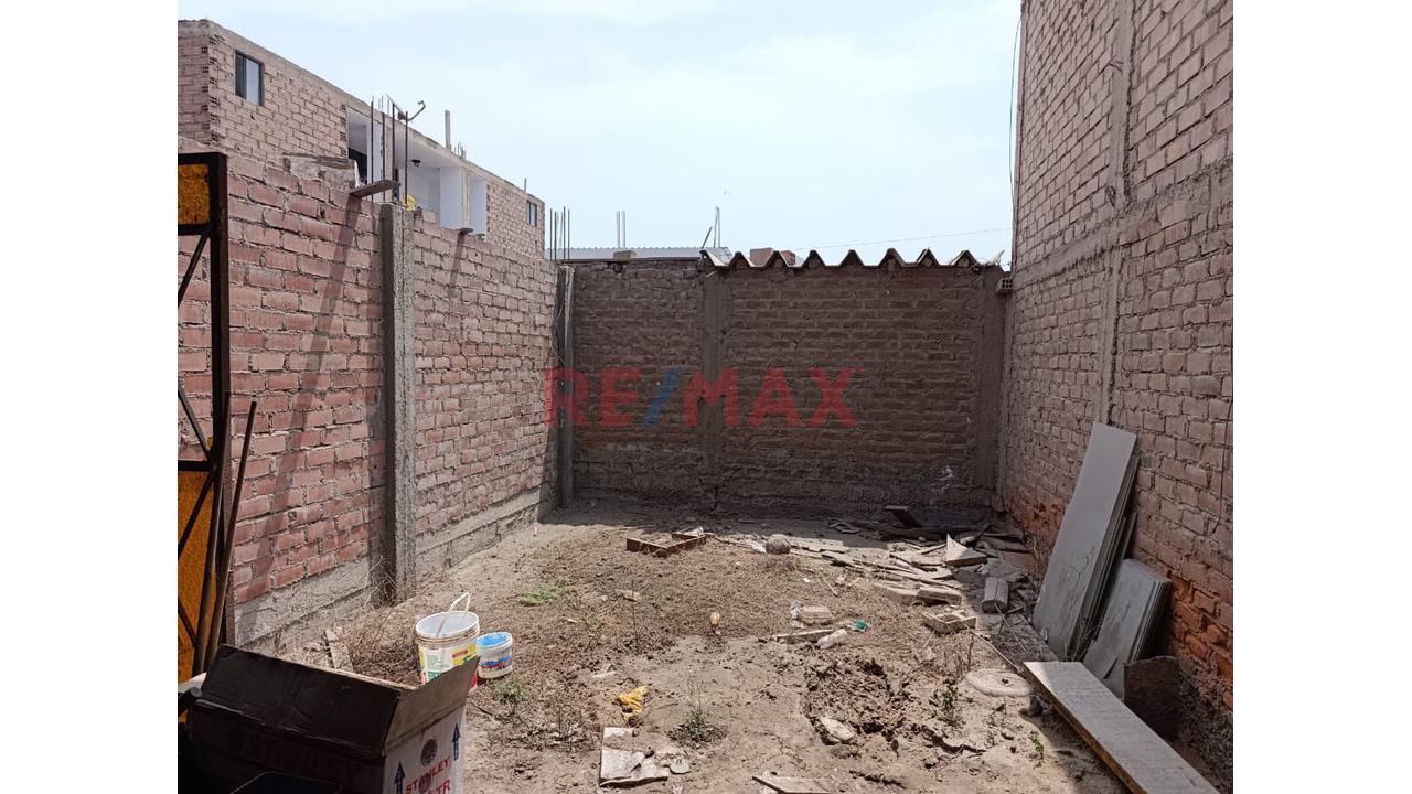 Atencion Inversionistas: Venta De Casa Como Terreno De 74 M2 A Una Cuadra De La Panamericana Norte - 8