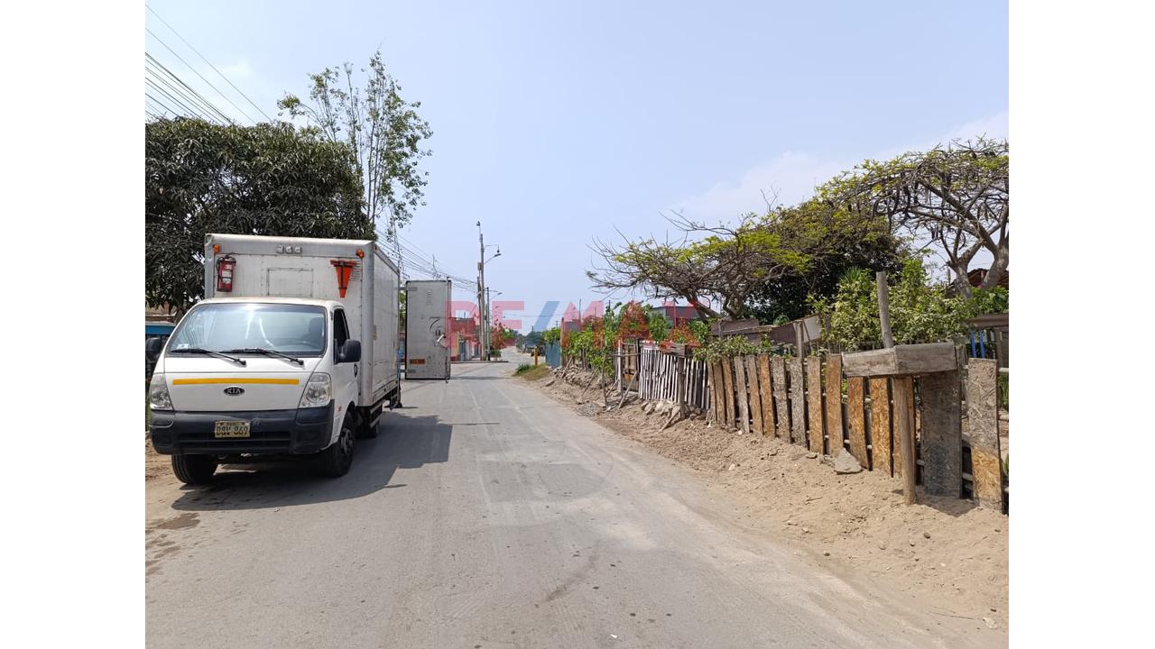 Atencion Inversionistas: Venta De Casa Como Terreno De 74 M2 A Una Cuadra De La Panamericana Norte - 2
