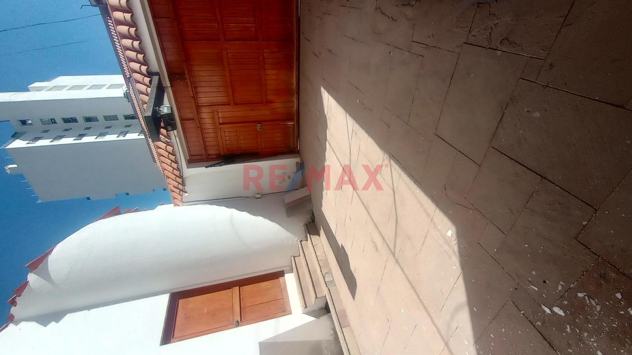 Casa Amplia En Cayma - 4
