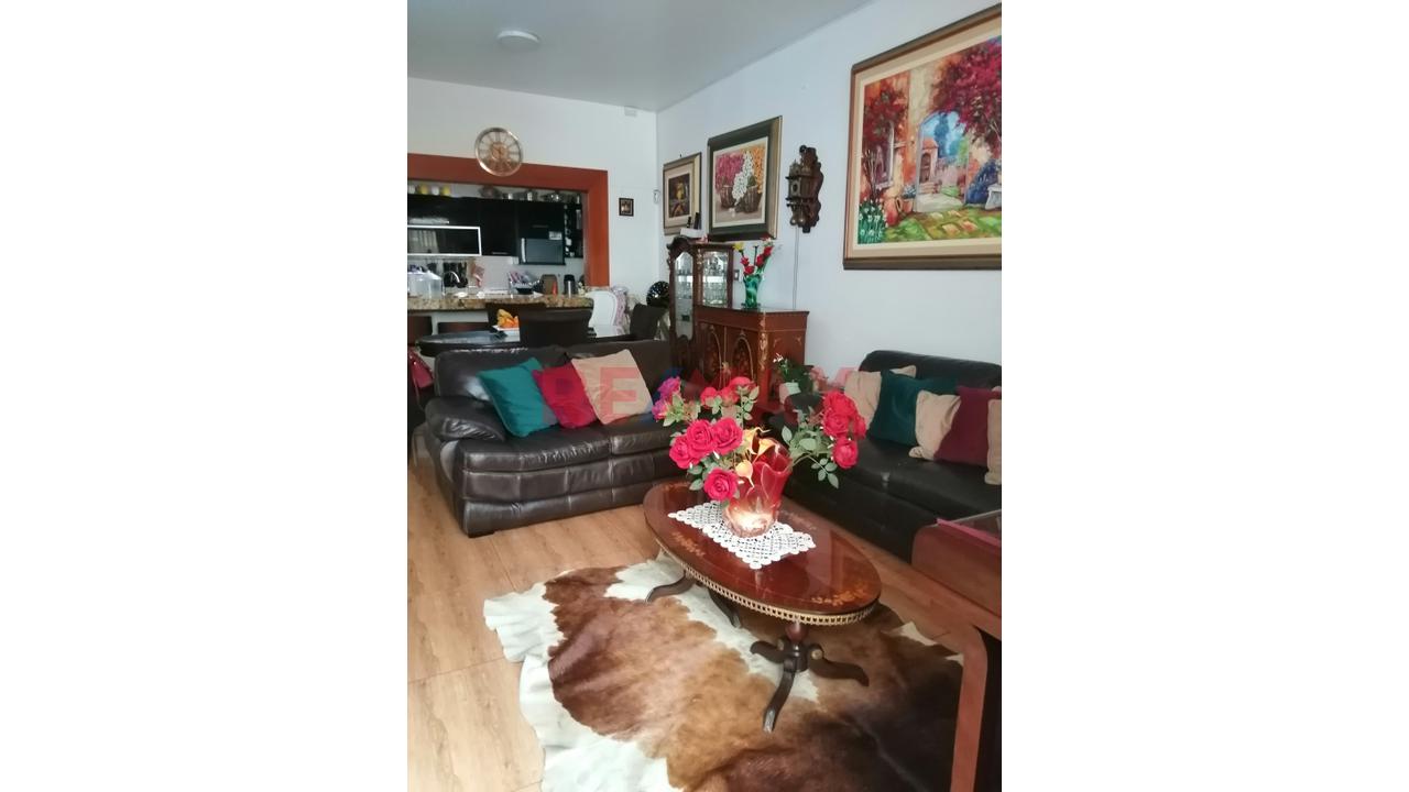 Casa En Venta 8  Dormitorios Miraflores - 3