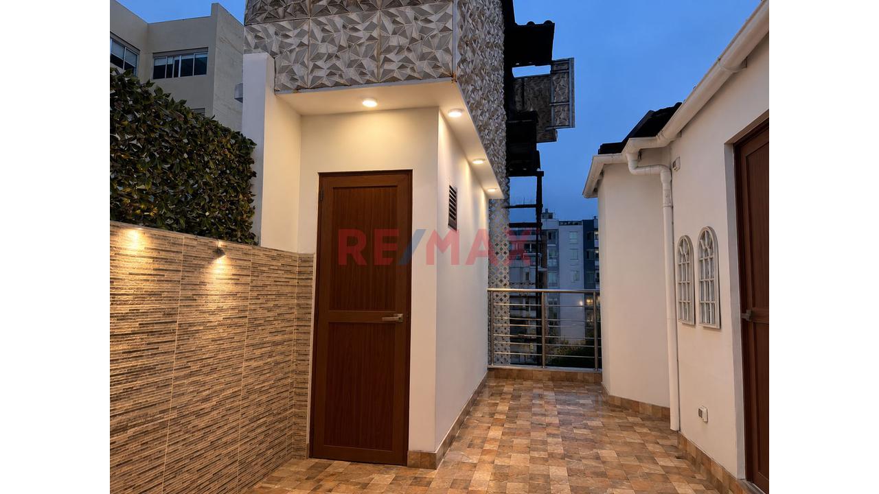 Casa En Venta 8  Dormitorios Miraflores - 18