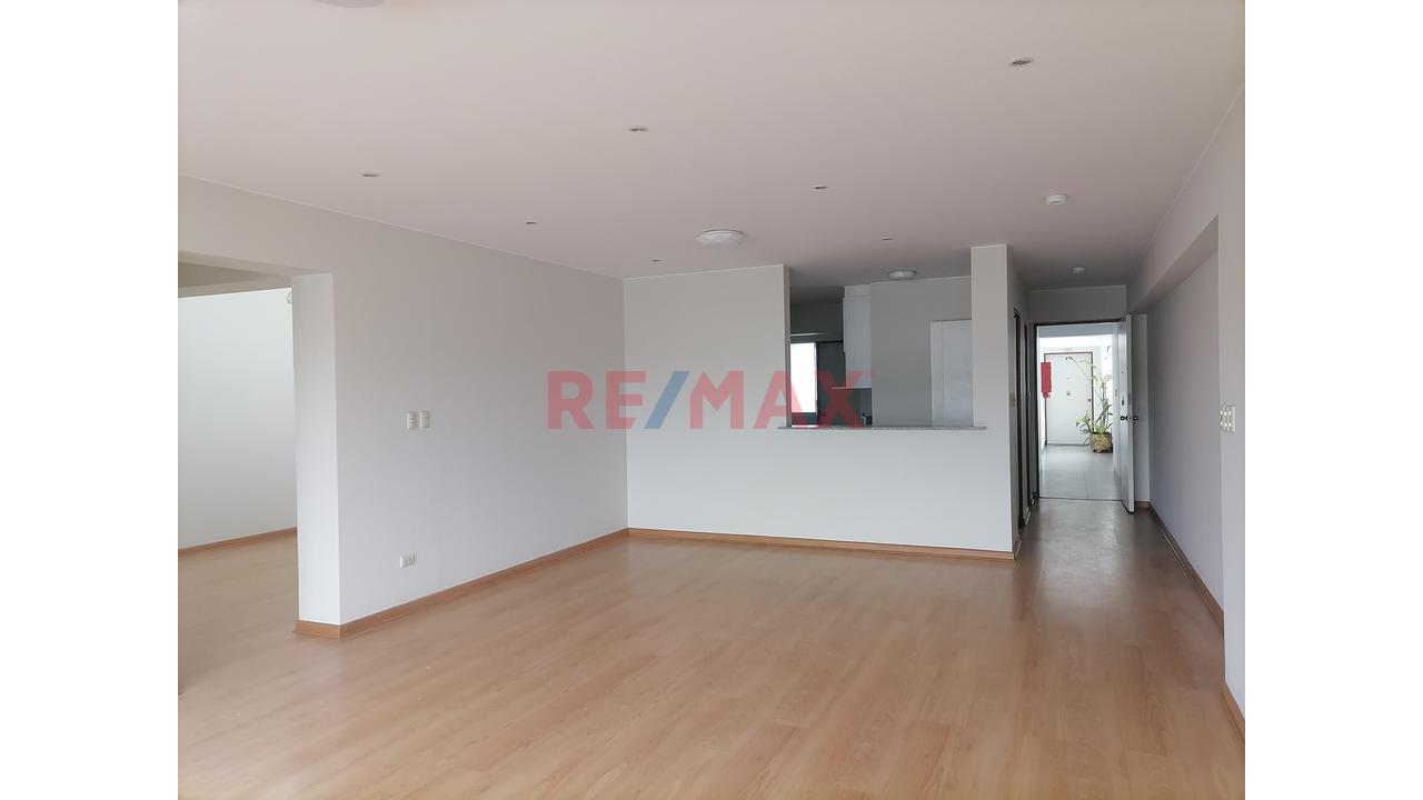 Alquiler De Moderno Flat De 154M2 Con 2 Estacionamientos En Corpac - San Isidro — foto 8