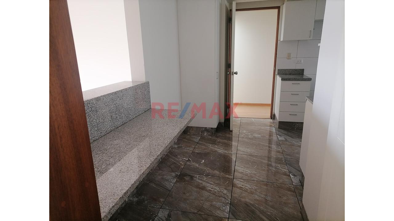 Alquiler De Moderno Flat De 154M2 Con 2 Estacionamientos En Corpac - San Isidro — foto 11