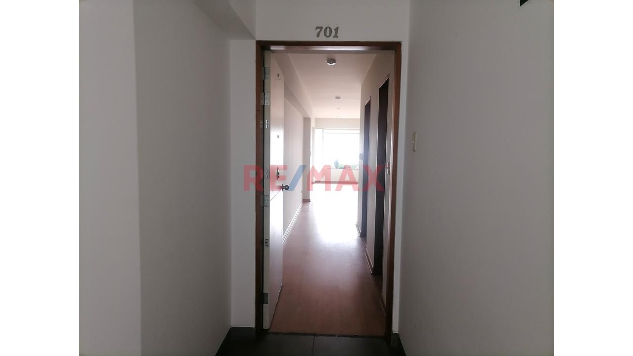 Alquiler De Moderno Flat De 154M2 Con 2 Estacionamientos En Corpac - San Isidro — foto 5