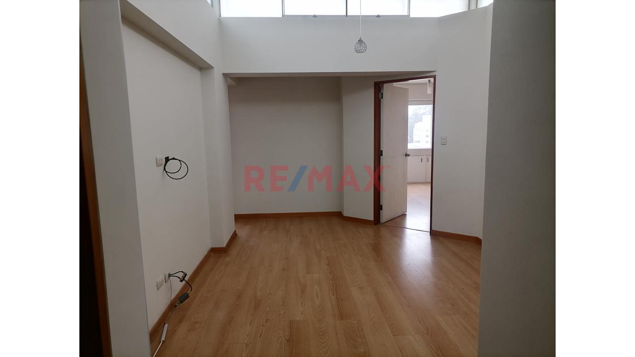 Alquiler De Moderno Flat De 154M2 Con 2 Estacionamientos En Corpac - San Isidro — foto 14