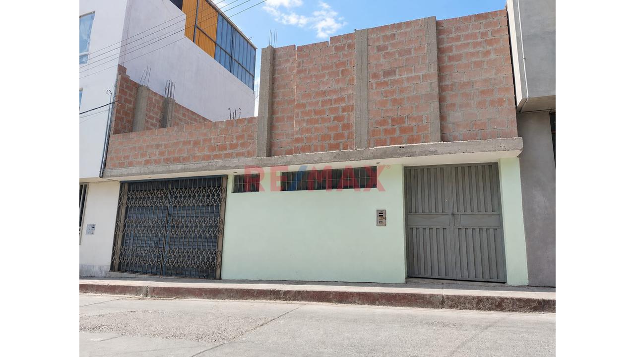 Casa En Venta En La Mejor Zona De Ilo - Urb. Huascar