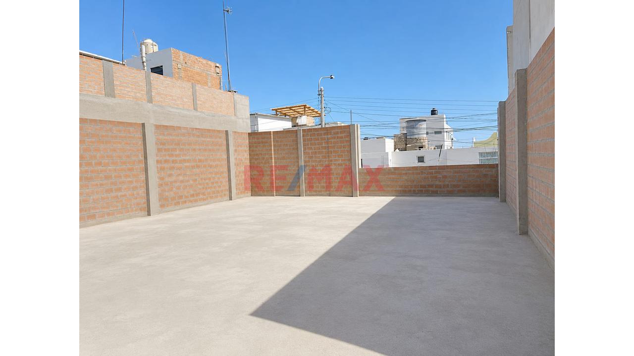 Casa En Venta En La Mejor Zona De Ilo - Urb. Huascar - 4