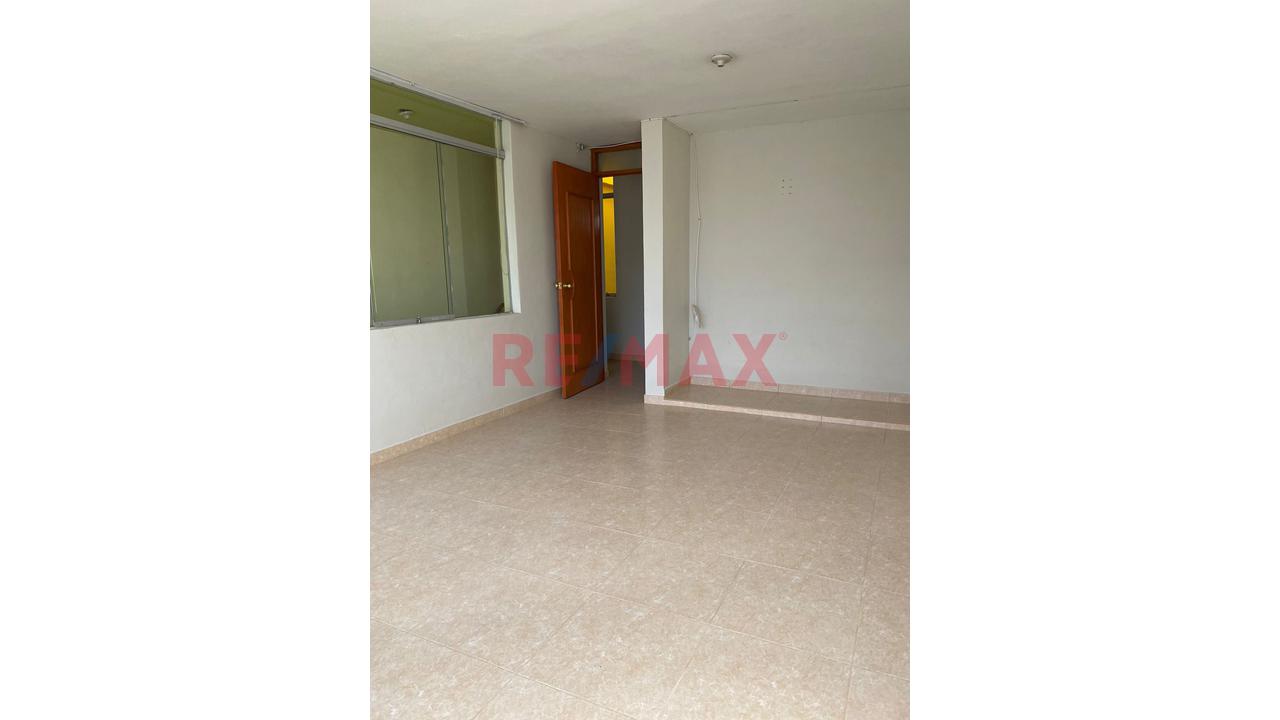 Amplia Casa En Alquiler Miraflores 4 Niveles - 7