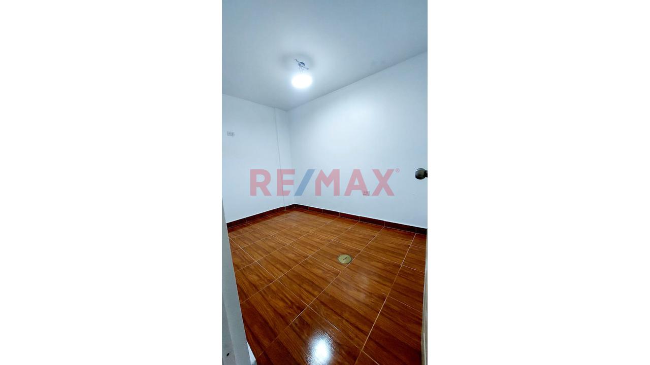 Alquiler Local 50 M2 Con Almacén – A 1 Cdra. De Av. Pacasmayo – Callao - 2