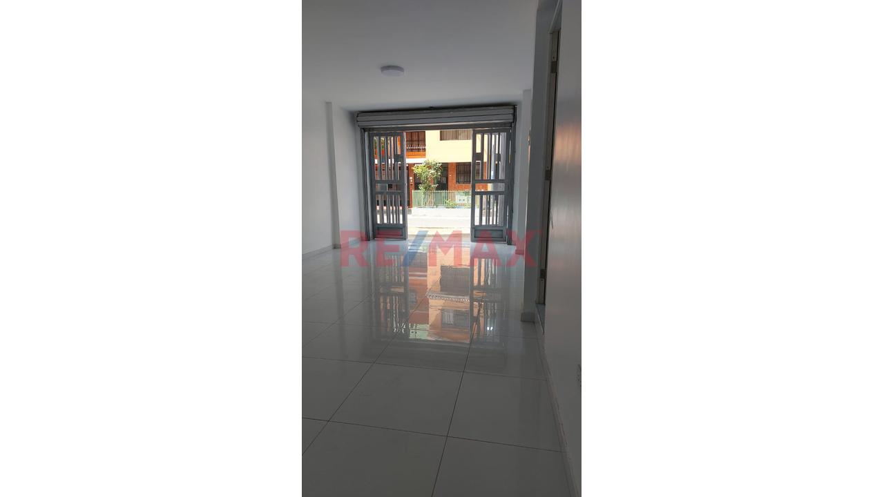 Alquiler Local Comercial Con Almacén – A 1 Cdra. De Av. Pacasmayo – Callao - 4