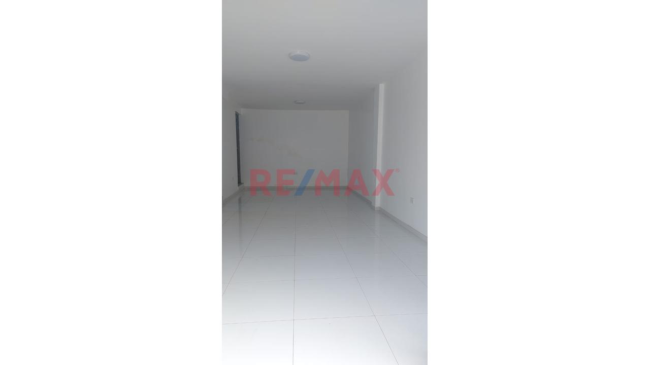 Alquiler Local Comercial Con Almacén – A 1 Cdra. De Av. Pacasmayo – Callao - 3