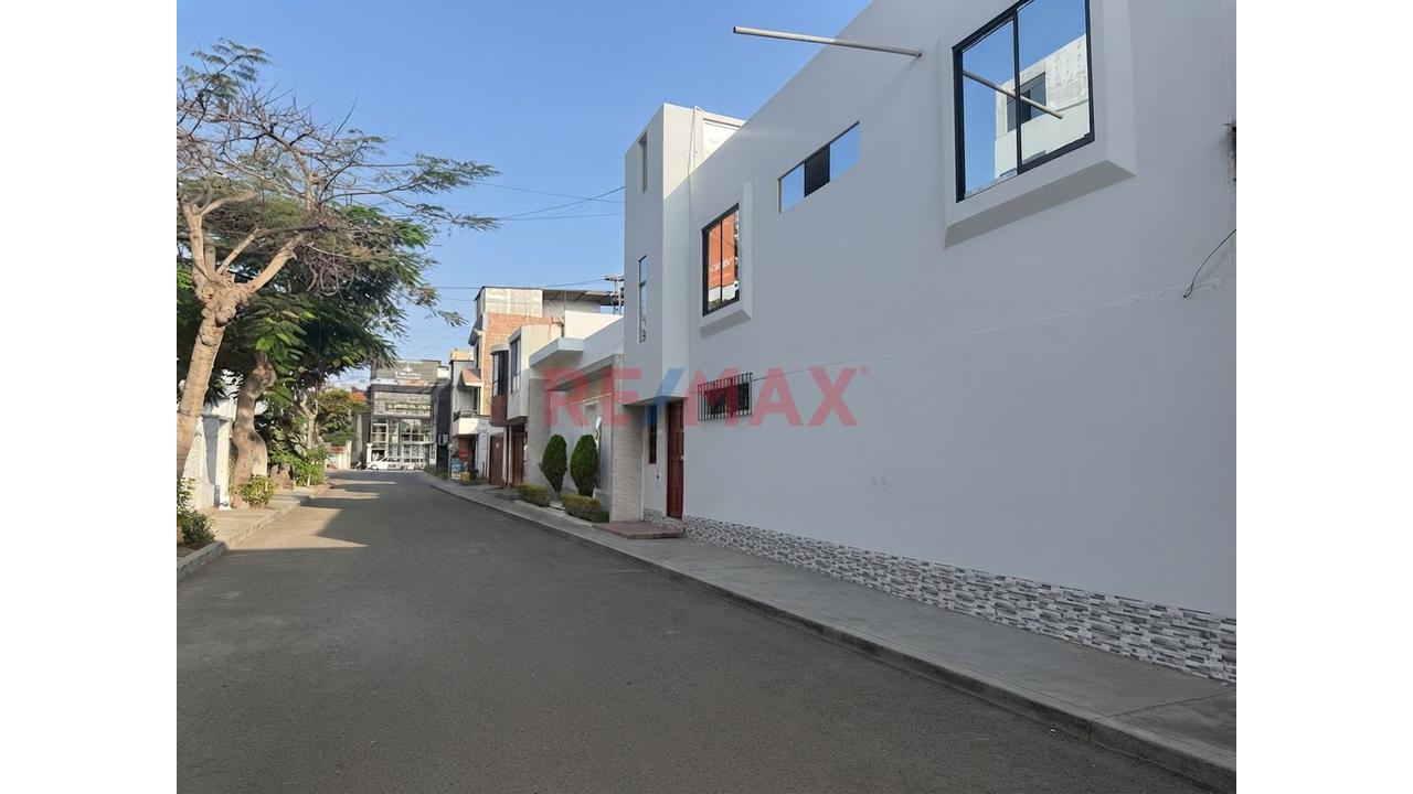 Alquiler De Departamento Dúplex Calle Los Cisnes Urb. Los Pinos – Cerca A Registros Públicos - 13