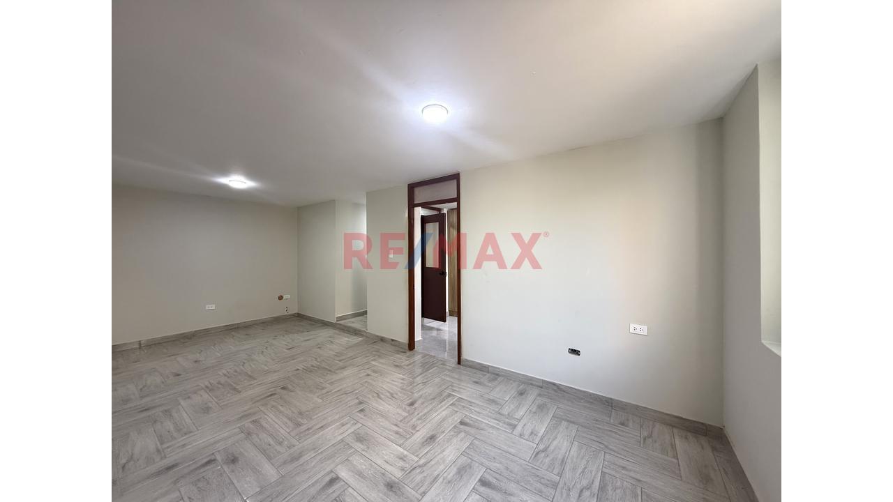 Alquiler De Departamento Dúplex Calle Los Cisnes Urb. Los Pinos – Cerca A Registros Públicos - 4