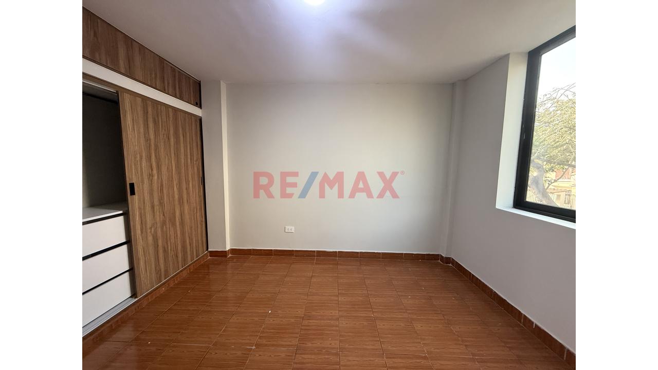 Alquiler De Departamento Dúplex Calle Los Cisnes Urb. Los Pinos – Cerca A Registros Públicos - 8