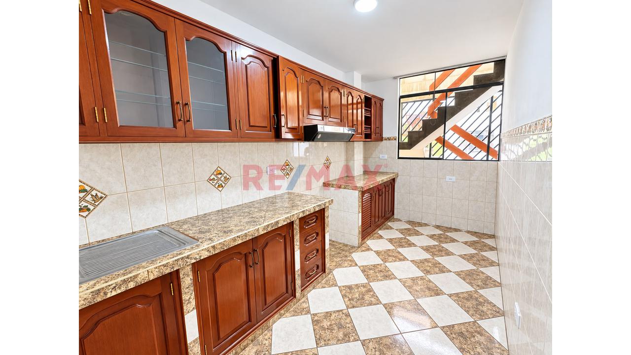 Vendo Departamento - El Agustino! Piso 3 | Urb. Huancayo ✨Zona 1✨ A 3 Cuadras De Puente Nuevo ¡Precio Negociable! - 2