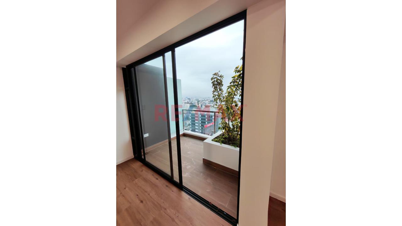 Alquiler De Espectacular Departamento De 72.64 M² En Piso 17/ Av. Javier Prado, Cerca De Corpac Con Cochera — foto 4