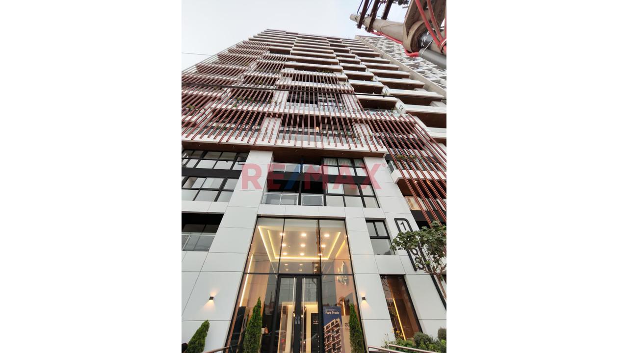 Alquiler De Espectacular Departamento De 72.64 M² En Piso 17/ Av. Javier Prado, Cerca De Corpac Con Cochera