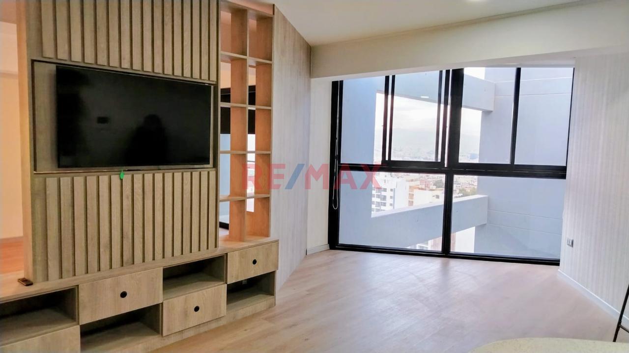 Alquiler De Exclusivo Departamento En Torre Luxury Towers, Challapampa U