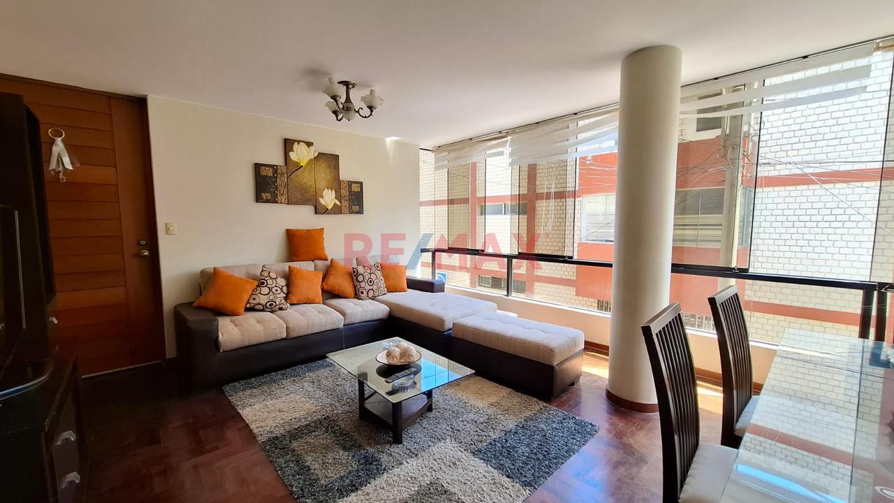 Departamento Amoblado En Alquiler En Segundo Piso En Jirón Torres Paz 300 - Cercado Pimentel - 2