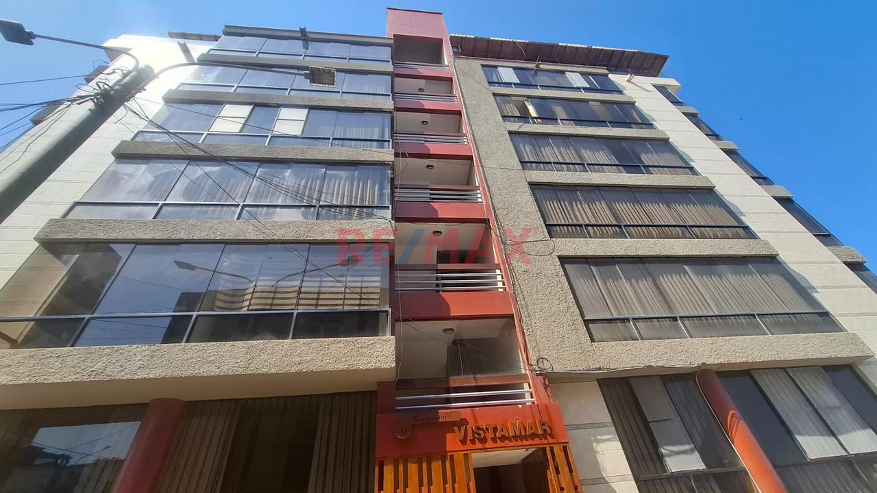 Departamento Amoblado En Alquiler En Segundo Piso En Jirón Torres Paz 300 - Cercado Pimentel - 1