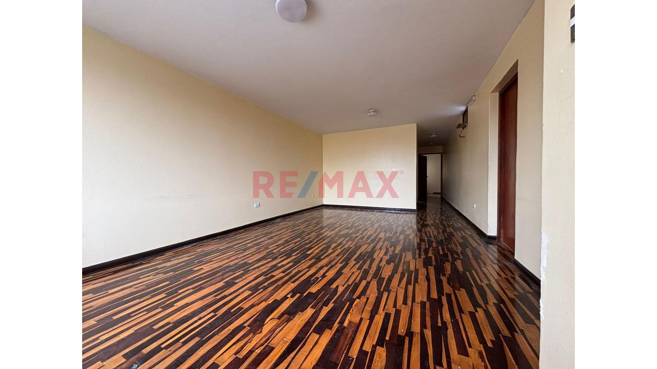 Departamento En Surco Muy Bien Ubicado De 3 Dormitorios Mas Cochera Y Aires — foto 3