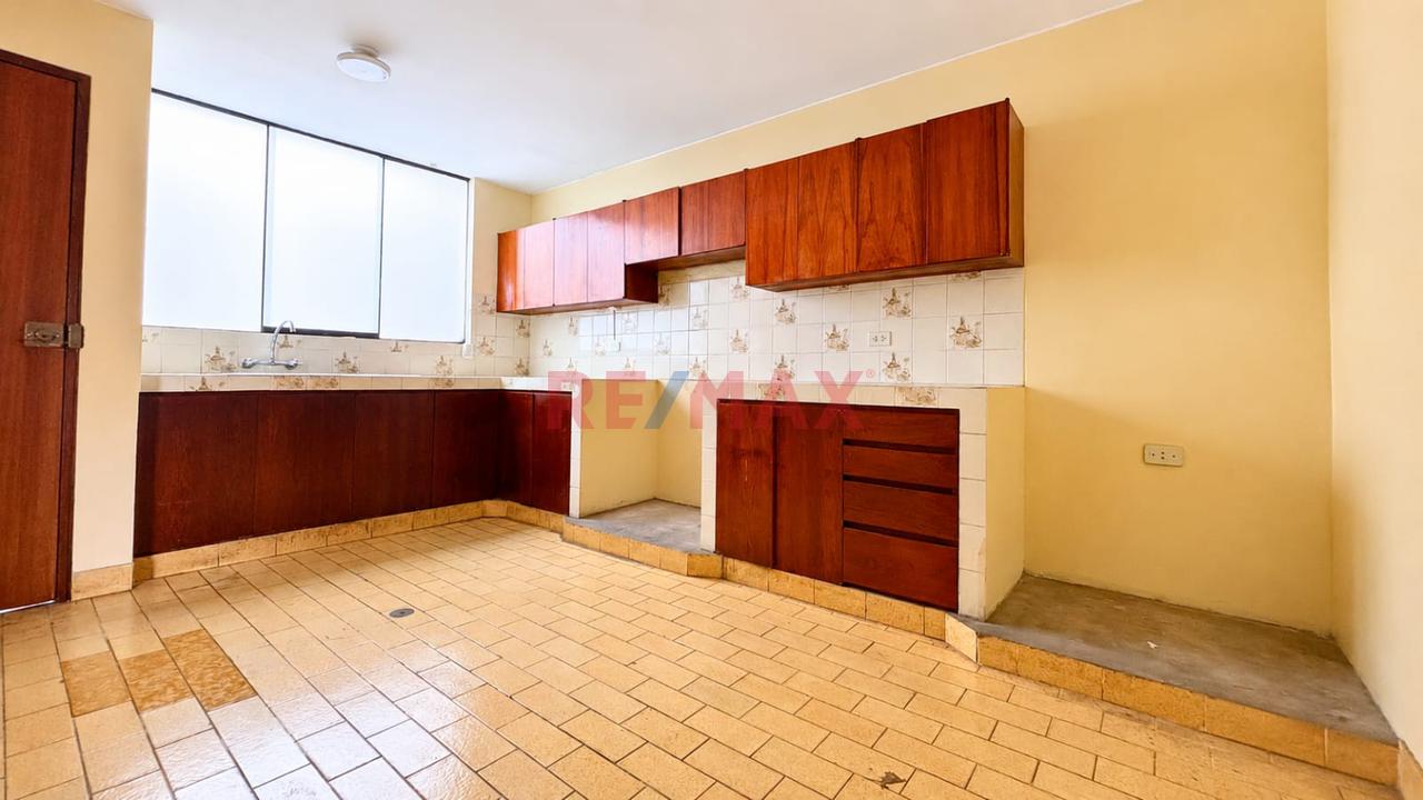 Departamento En Surco Muy Bien Ubicado De 3 Dormitorios Mas Cochera Y Aires — foto 9
