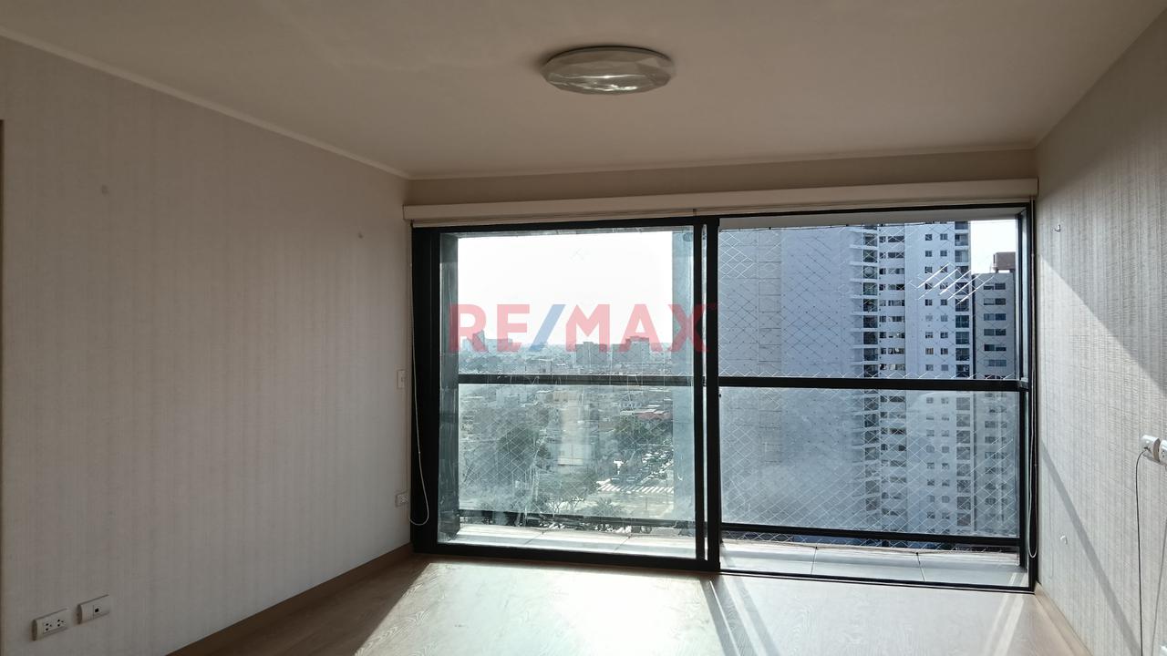 Alquiler De Moderno Departamento Con Excelente Ubicacion - Jesus Maria — foto 8