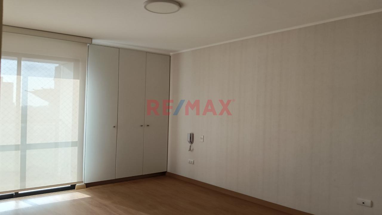 Alquiler De Moderno Departamento Con Excelente Ubicacion - Jesus Maria — foto 3