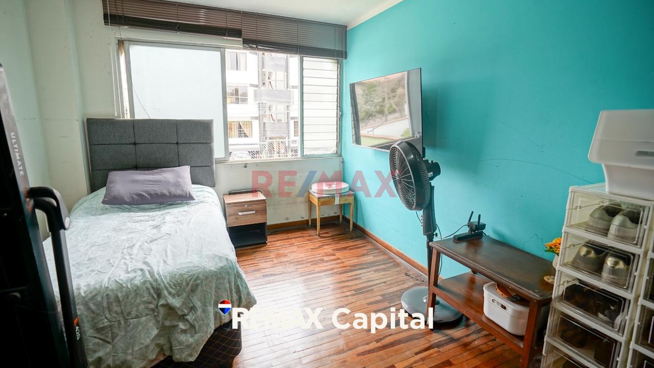 Oportunidad Única En San Borja: Casa De 300 M² Con Amplios Jardines - 19