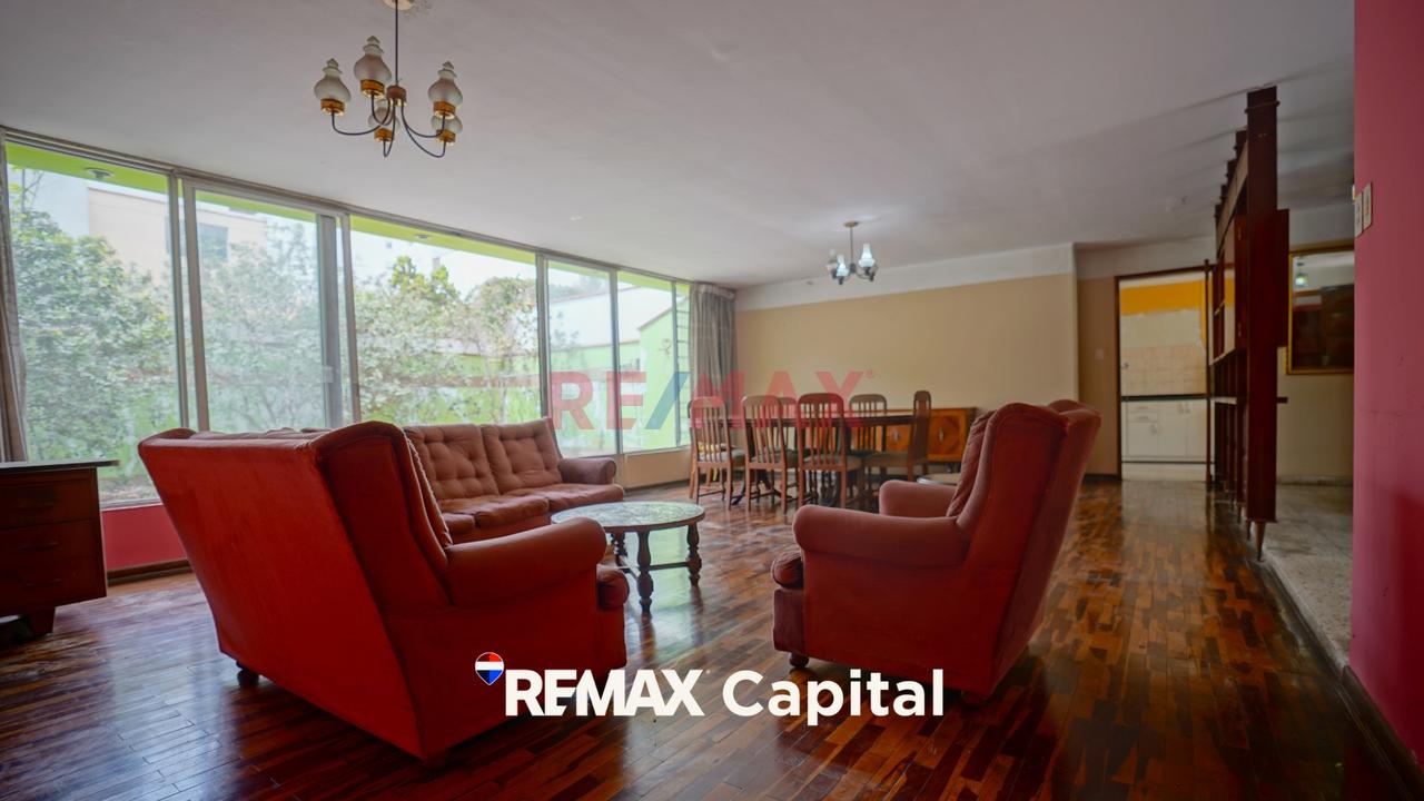 Oportunidad Única En San Borja: Casa De 300 M² Con Amplios Jardines - 8