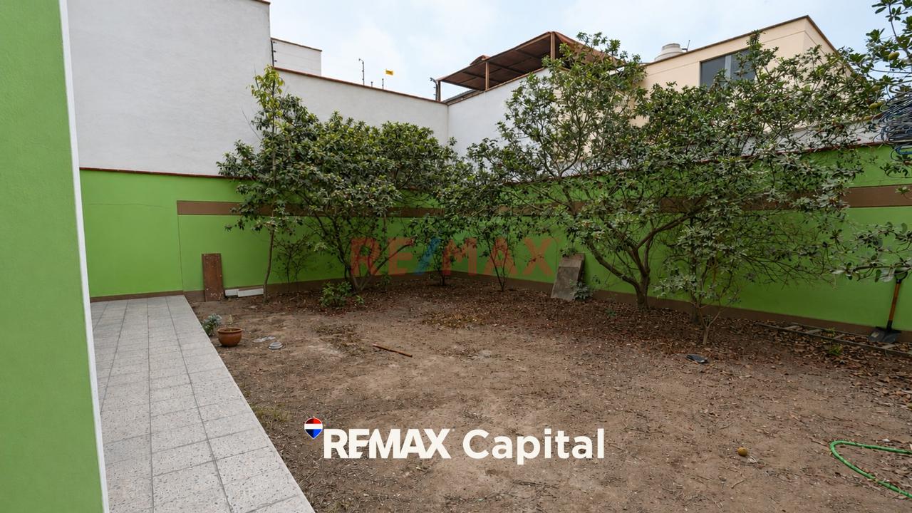 Oportunidad Única En San Borja: Casa De 300 M² Con Amplios Jardines - 6