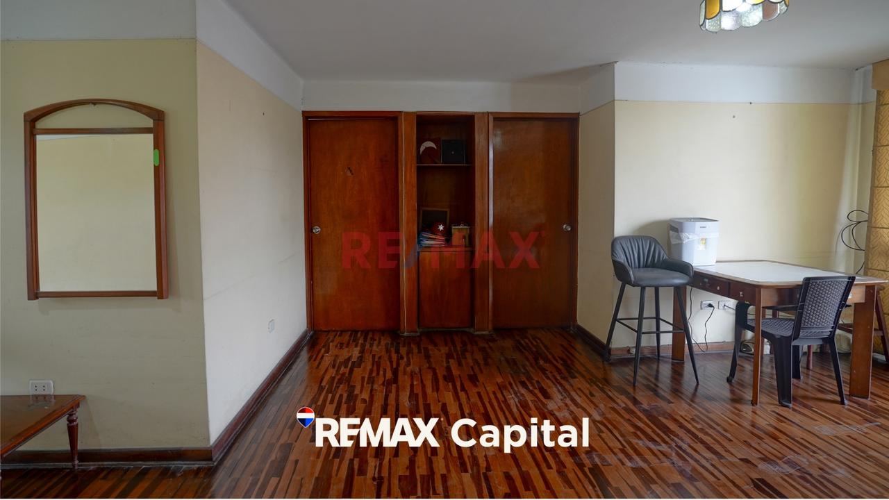 Oportunidad Única En San Borja: Casa De 300 M² Con Amplios Jardines - 16