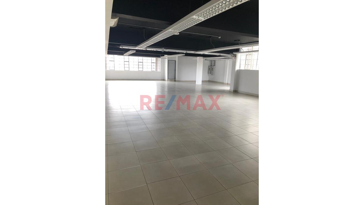 Local Industrial / Comercial En Surquillo - 2