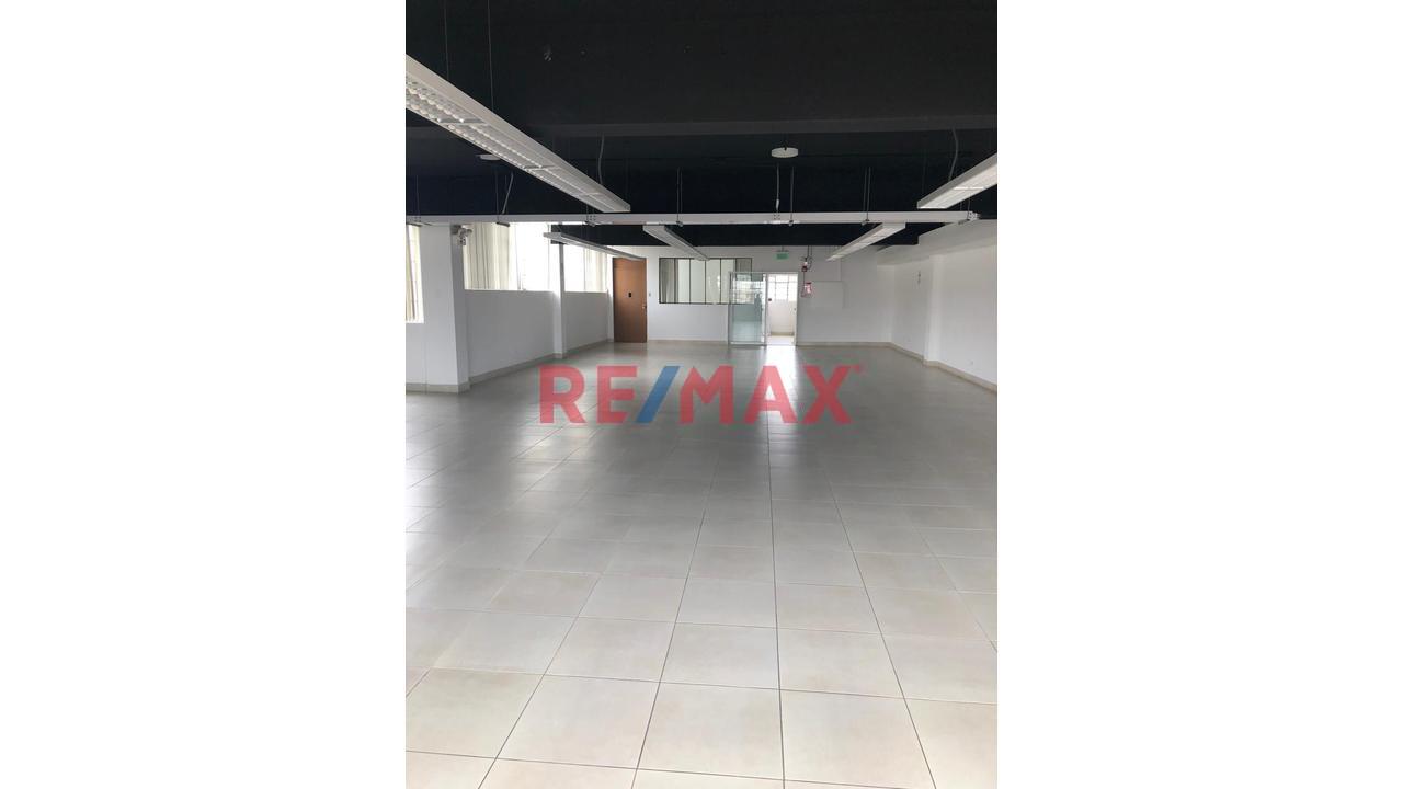 Local Industrial / Comercial En Surquillo - 1