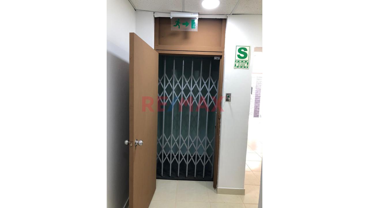 Local Industrial / Comercial En Surquillo - 14