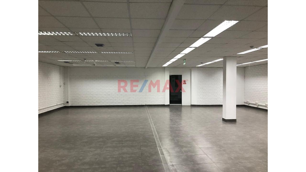 Local Industrial / Comercial En Surquillo - 3