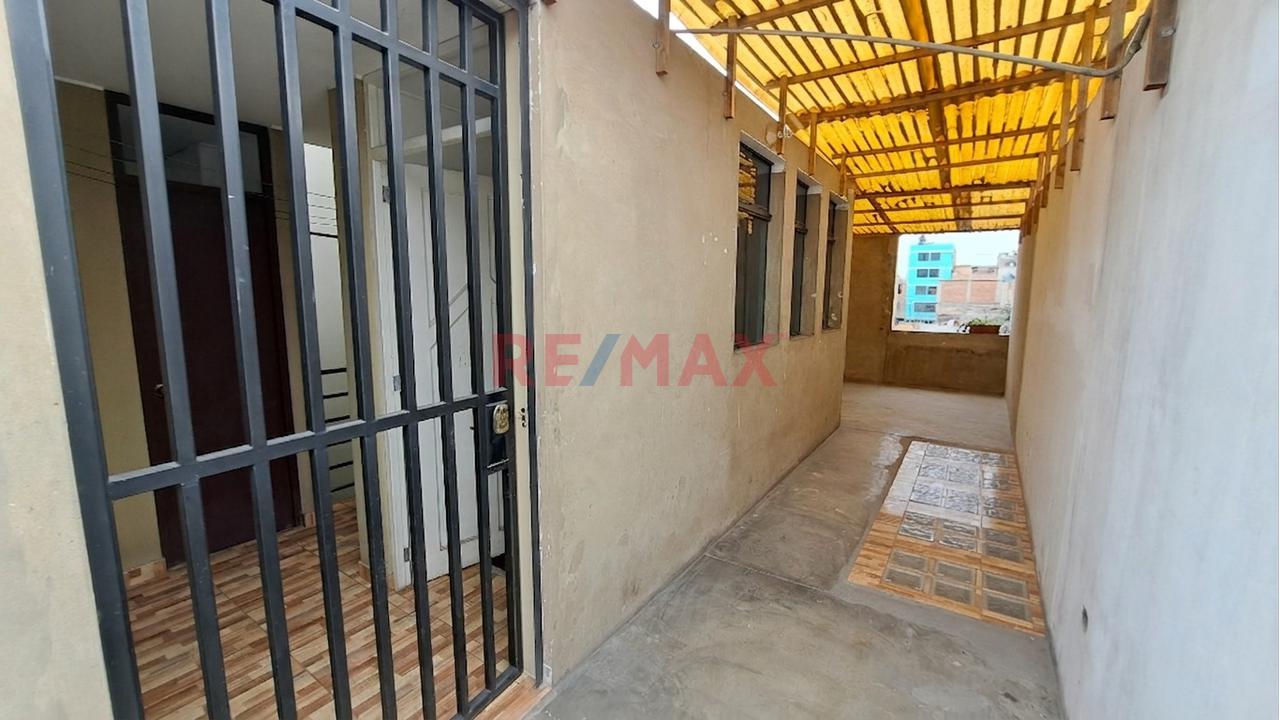 Venta Casa En Los Olivos 217M2 - 20