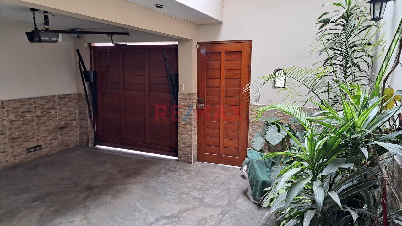 Venta Casa En Los Olivos 217M2 - 3