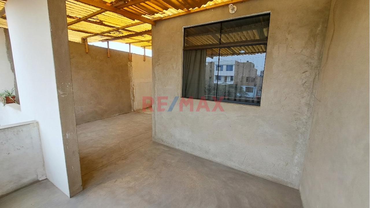 Venta Casa En Los Olivos 217M2 - 21