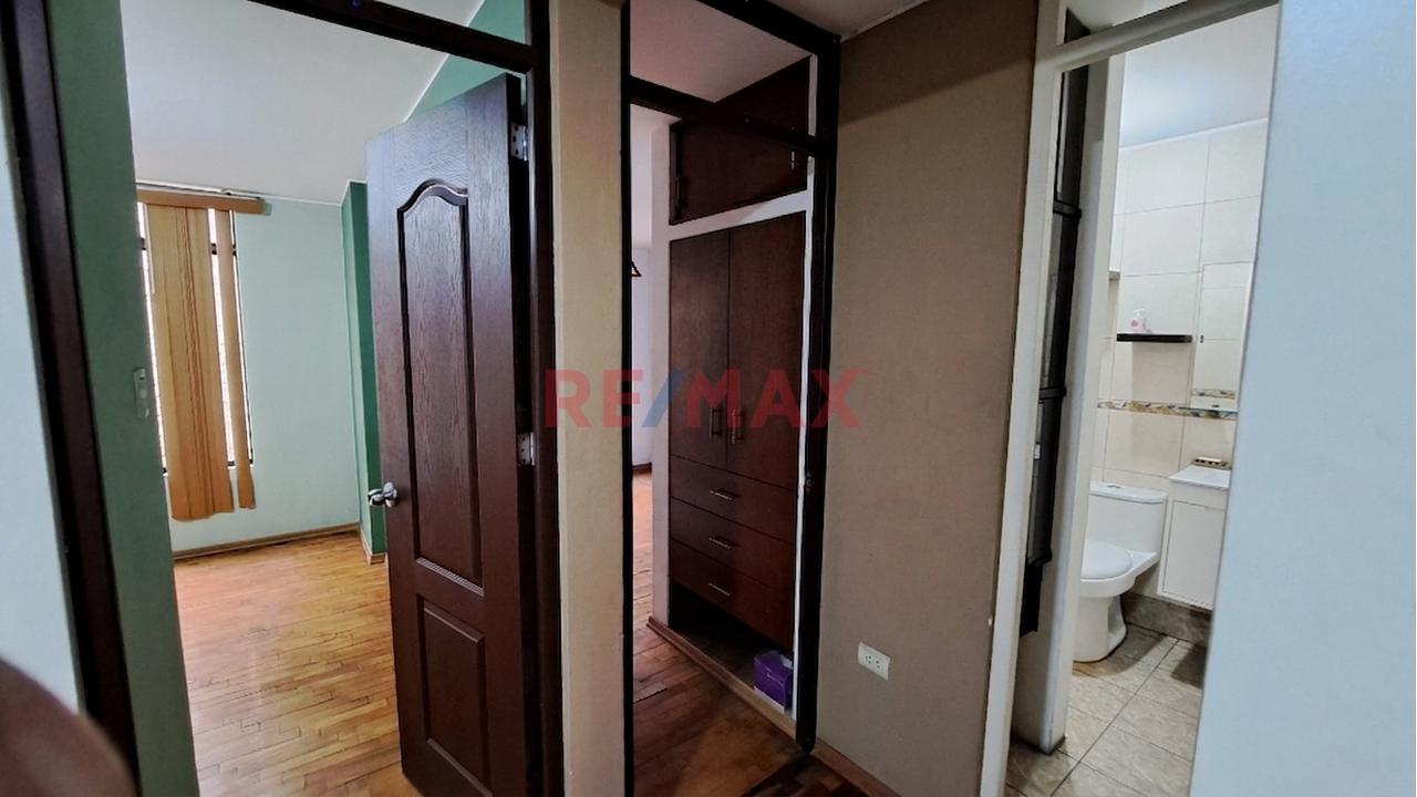 Venta Casa En Los Olivos 217M2 - 15