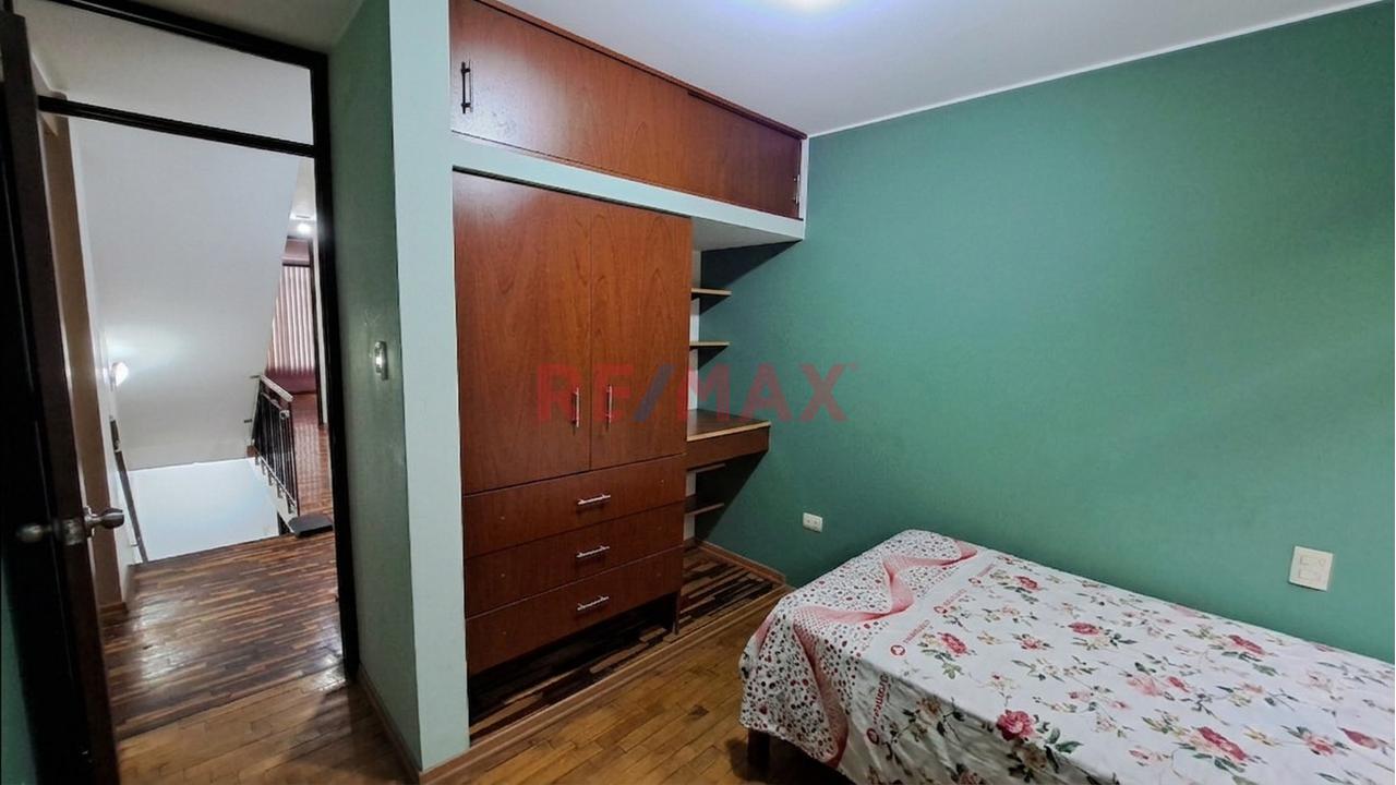 Venta Casa En Los Olivos 217M2 - 16