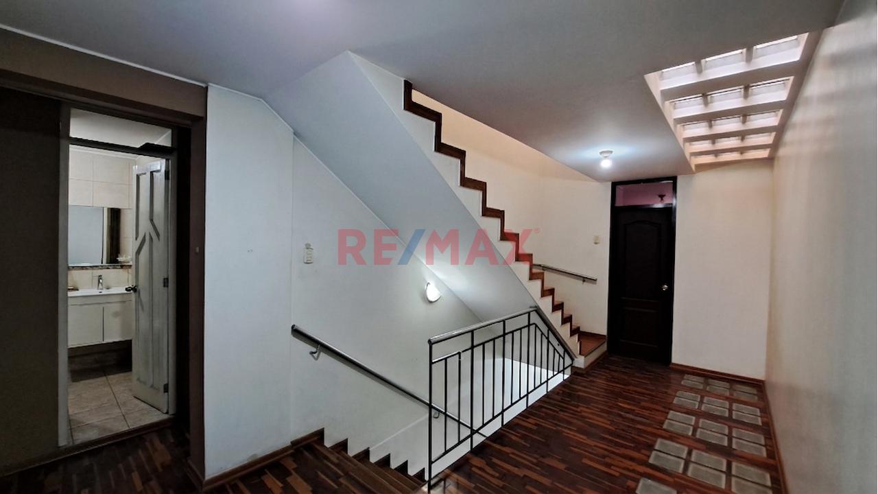 Venta Casa En Los Olivos 217M2 - 9