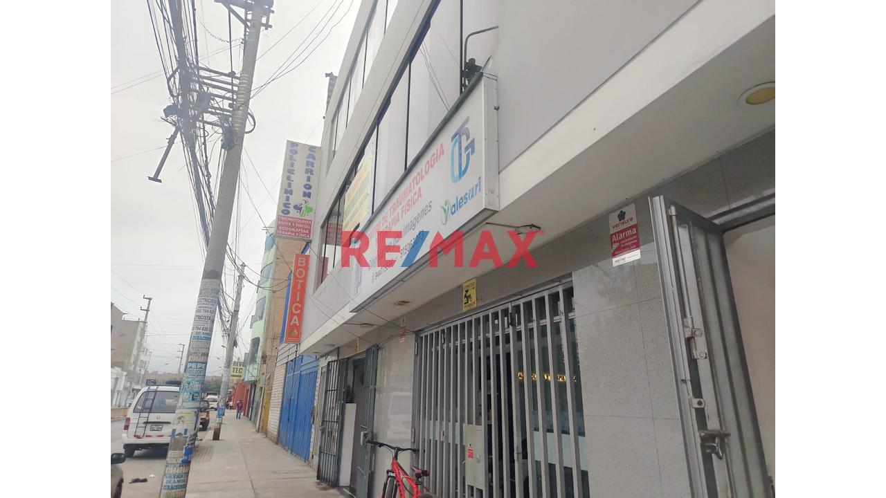Alquilo Local Comercial  De 3 Pisos En Smp En Avenida Sol De Naranjal
