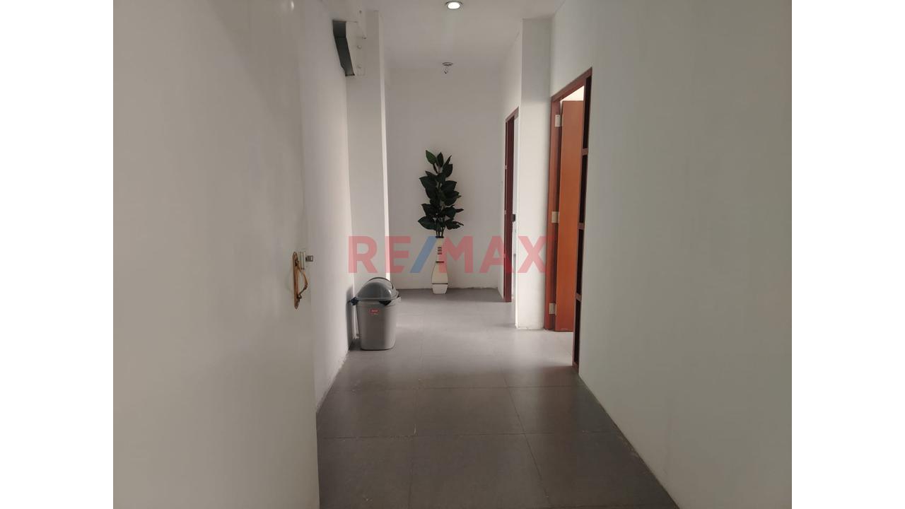 Alquilo Local Comercial  De 3 Pisos En Smp En Avenida Sol De Naranjal — foto 3