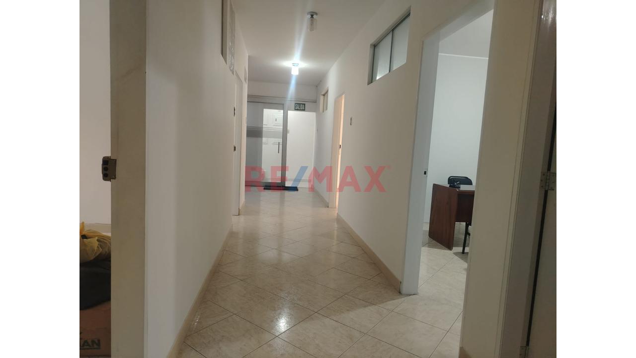 Alquilo Local Comercial  De 3 Pisos En Smp En Avenida Sol De Naranjal — foto 9