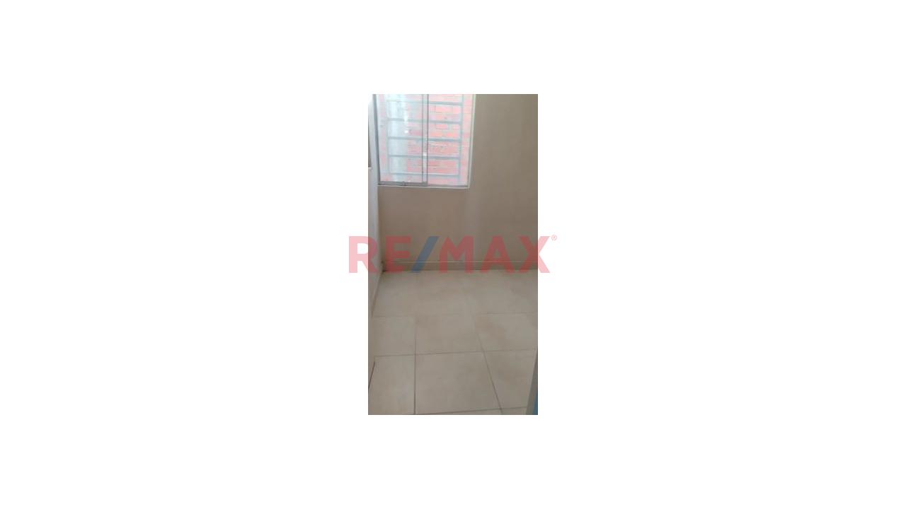 Venta De Casa En Urb La Planicie Ii Etapa I Mz A2 Lote 56 Frente Al Parque - 7